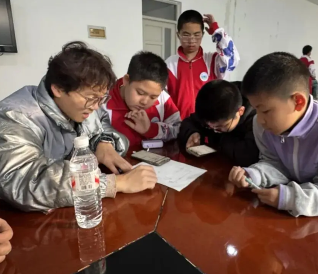 学习的复杂性也尊重了学生的差异性更能激发学生的潜能