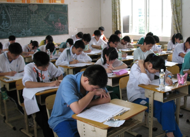 让每个孩子在实在互动中习得面向未来的中心教育实践样本