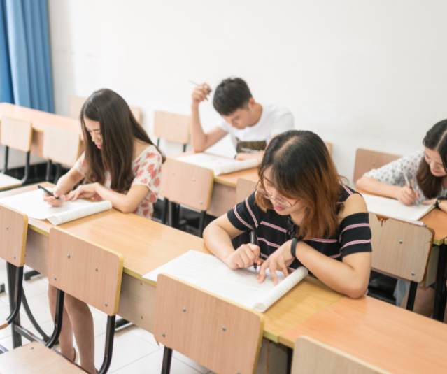 与久远提高人才培养质量改进办学条件筑牢展开根基