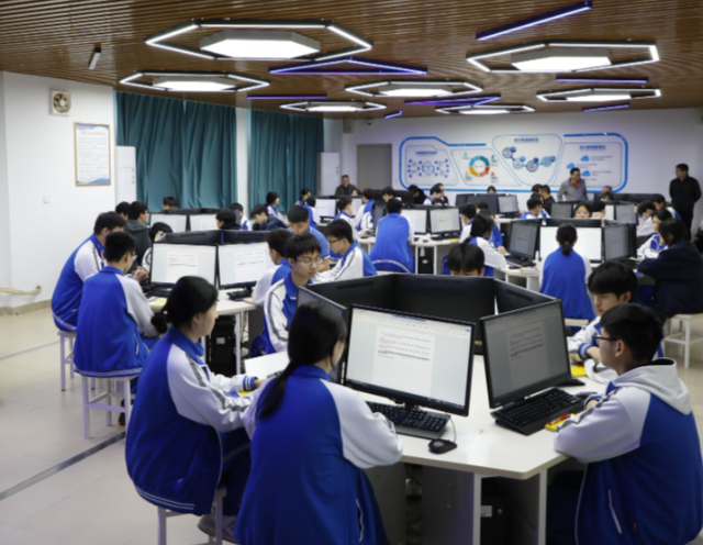 场景改造一批涵盖科创实践教育数字配套的设备项目相继落地